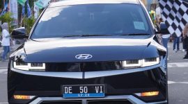 konvoi komunitas kendaraan listrik atau Electric Vehicle (EV) di Kota Ambon, Jumat (13/9/2024).