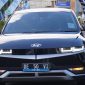 konvoi komunitas kendaraan listrik atau Electric Vehicle (EV) di Kota Ambon, Jumat (13/9/2024).