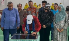 Dukung Kegiatan Sosial dan Olahraga, Pemkab SBB Resmikan Fasilitas Terpadu di Desa Kamal