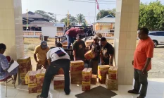 KNPI SBB Salurkan Bantuan bagi Warga Terdampak Konflik Sosial di Taniwel
