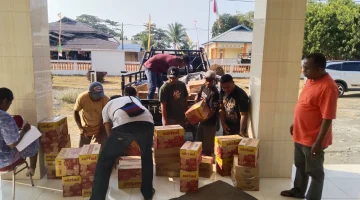 KNPI SBB Salurkan Bantuan bagi Warga Terdampak Konflik Sosial di Taniwel