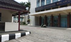 Neles Mantan Sespri Gubernur Maluku Kembali Berulah di Kantor Gubernur, Berselisih dengan Satpol PP