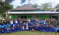 Jumat Berkah Korem 151/Binaya Hadir di Almadinah, Danrem Raffles Turun Bersama Santri