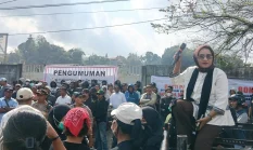 Srikandi Zuria Paparkan Kronologi Sengketa Eks Hotel Anggrek di Tengah Ratusan Aksi Penolakan Eksekusi