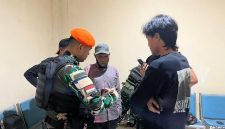 Wakil Komandan Batalyon (Wadanyon) TPNPB-OPM Kodap 35 Bintang Timur, Abdon Kasimdu saat ditangkap di Bandara Nop Goliat Dekai, Yahukimo, Papua Pegunungan pada hari Sabtu, 19 September 2026.
