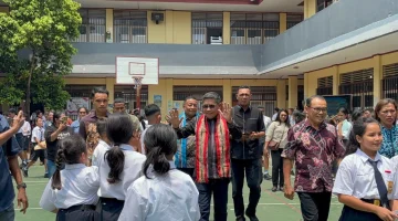 Anak Petani dan Papalele Itu Kini Menjadi Wali Kota Ambon